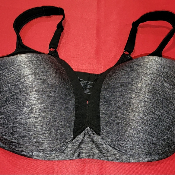 Olga Intimates & Sleepwear Silver And Black Bra Size 38ddd Poshmark